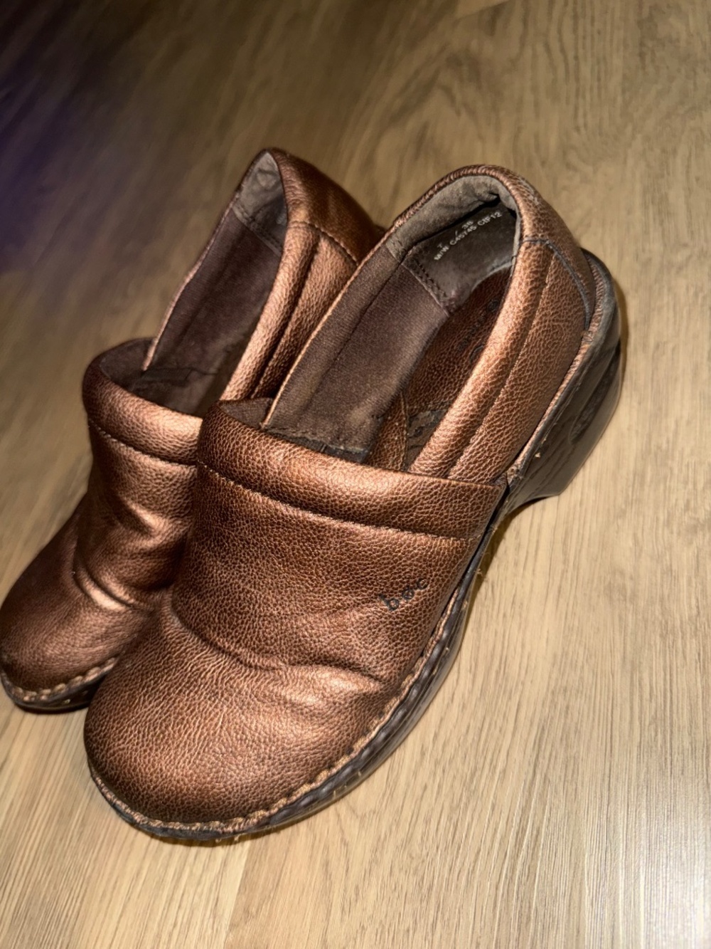 B.O.C. Bronze Metallic Clogs Chunky Faux Wood Heel Boho Women’s Size 7 - Picture 3 of 7